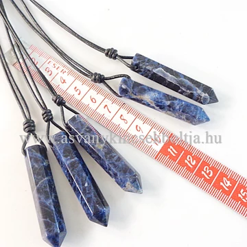 Szodalit egycsúcs medál 50 cm erős hengerbőrön Szodalit egycsúcs medál 50 cm erős hengerbőrön
