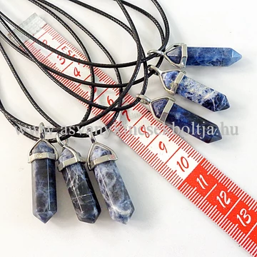 Szodalit kétcsúcs medál 45 cm viaszolt szálon Szodalit kétcsúcs medál 45 cm viaszolt szálon