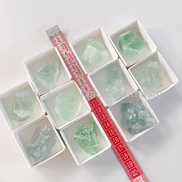 Fluorit nyers kövek dobozos Fluorit nyers kövek dobozos