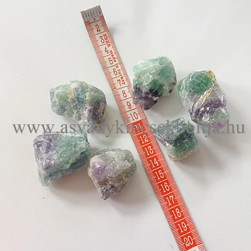 Fluorit nyers kövek szivárványos Fluorit nyers kövek szivárványos
