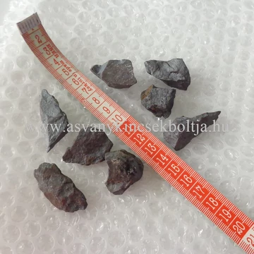 Hematit kicsi nyers kövek 380 Hematit kicsi nyers kövek 380