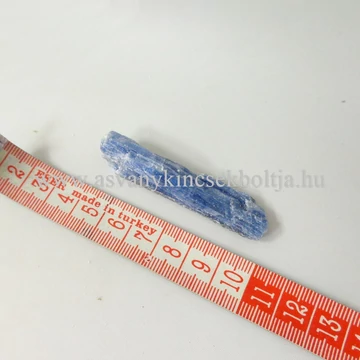 Kianit egyedi természetes kő 3360