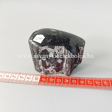 Turmalin természetes kő 12300
