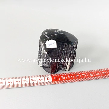 Turmalin természetes kő 8400