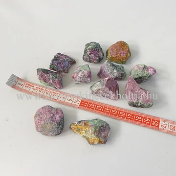 Zoizit - rubin nyers kő M Zoizit - rubin nyers kő M