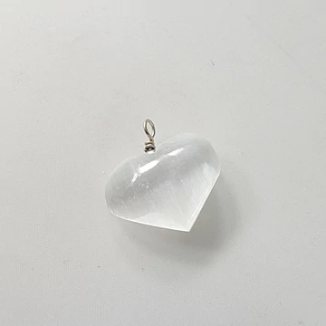 Szelenit szív medál