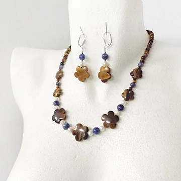 Tigrisszem - édesvizi tenyésztett gyöngy - szodalit szett