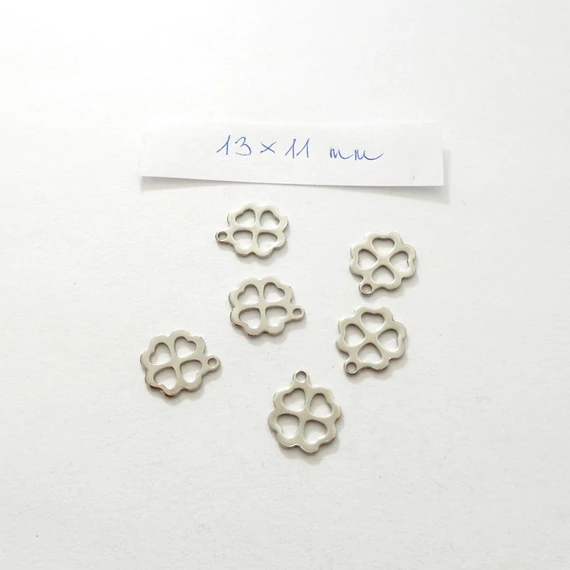 Nemesacél lyukas lóhere fityegő