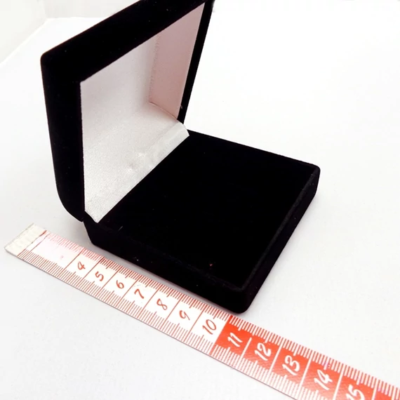 Bársony díszdoboz fekete kocka 75x75x40 mm