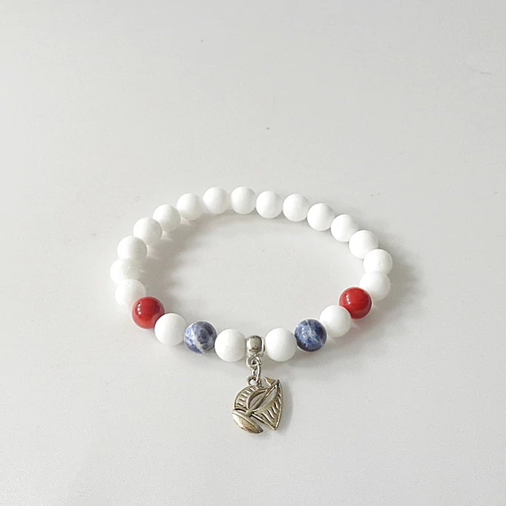 Tejkvarc karkötő medálos 8 mm