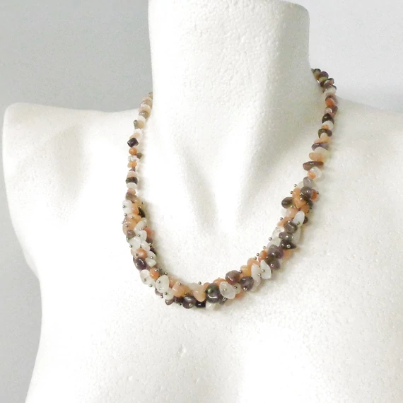 3 színű holdkő egyedi szemcsés lánc