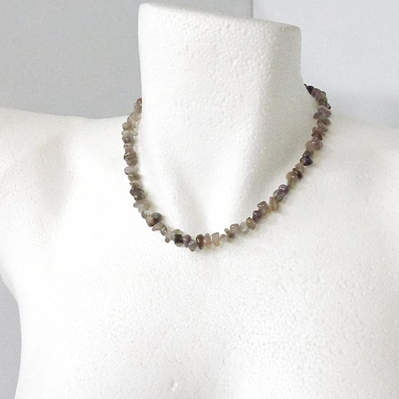 Fekete holdkő nyaklánc szemcsés 42 cm