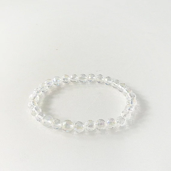 Hegyikristály aurakvarc fazettált karkötő 6 mm