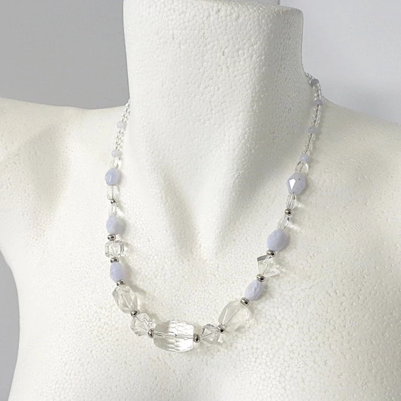 Hegyikristály - kalcedon egyedi lánc 50 cm