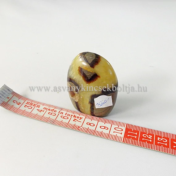 Szeptária egyedi talpas kő 3660