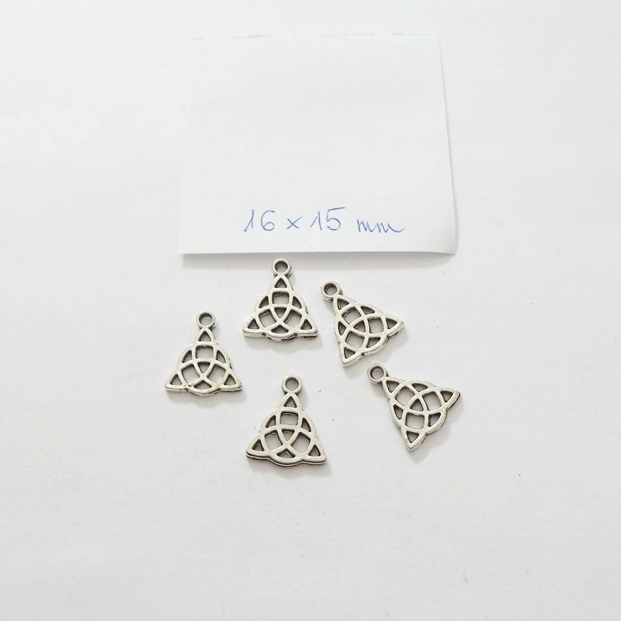 Szentháromság fityegő