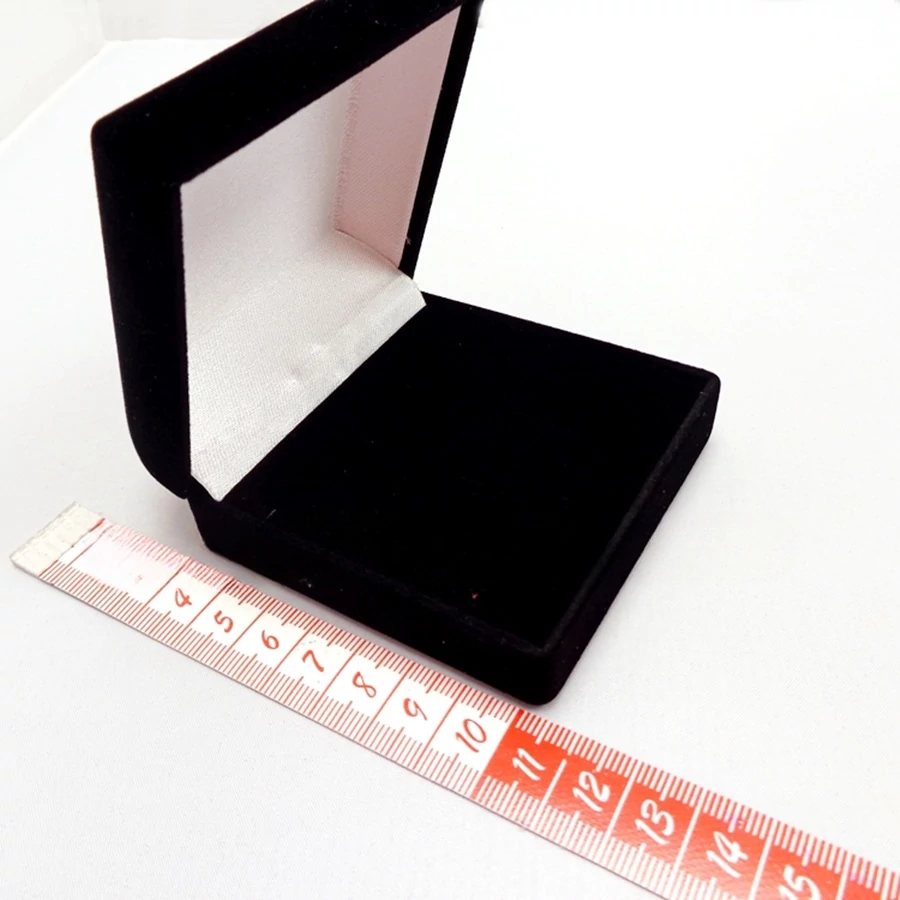 Bársony díszdoboz fekete kocka 75x75x40 mm