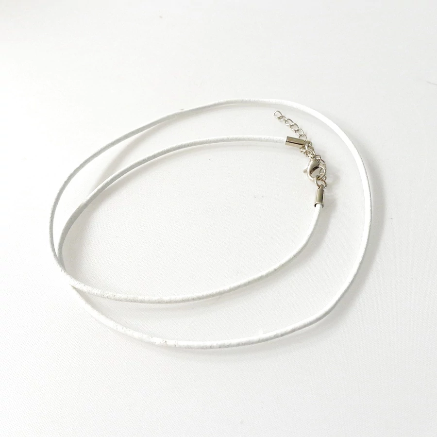 Hengerbőr szál kapoccsal fehér