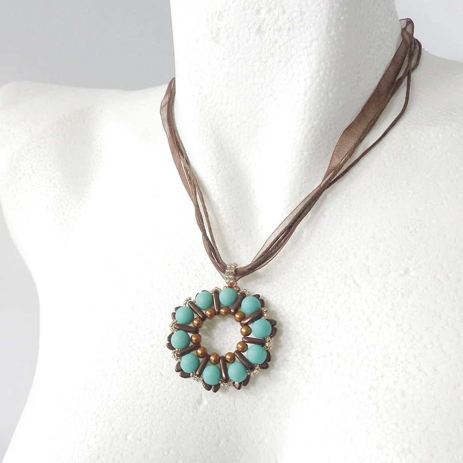 Eclipse medál türkiz - barna 45 cm organza nyaklánc alapon