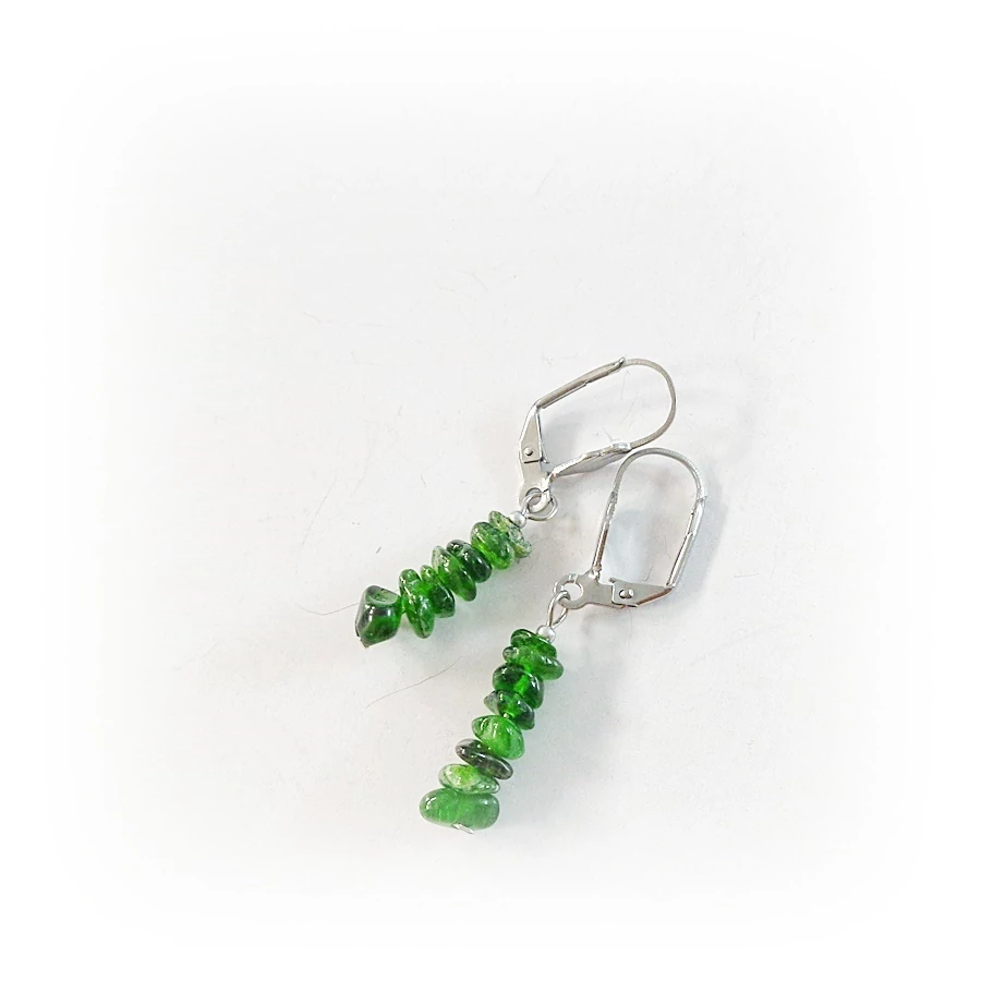 Krómdiopszid szemcsés fülbevaló