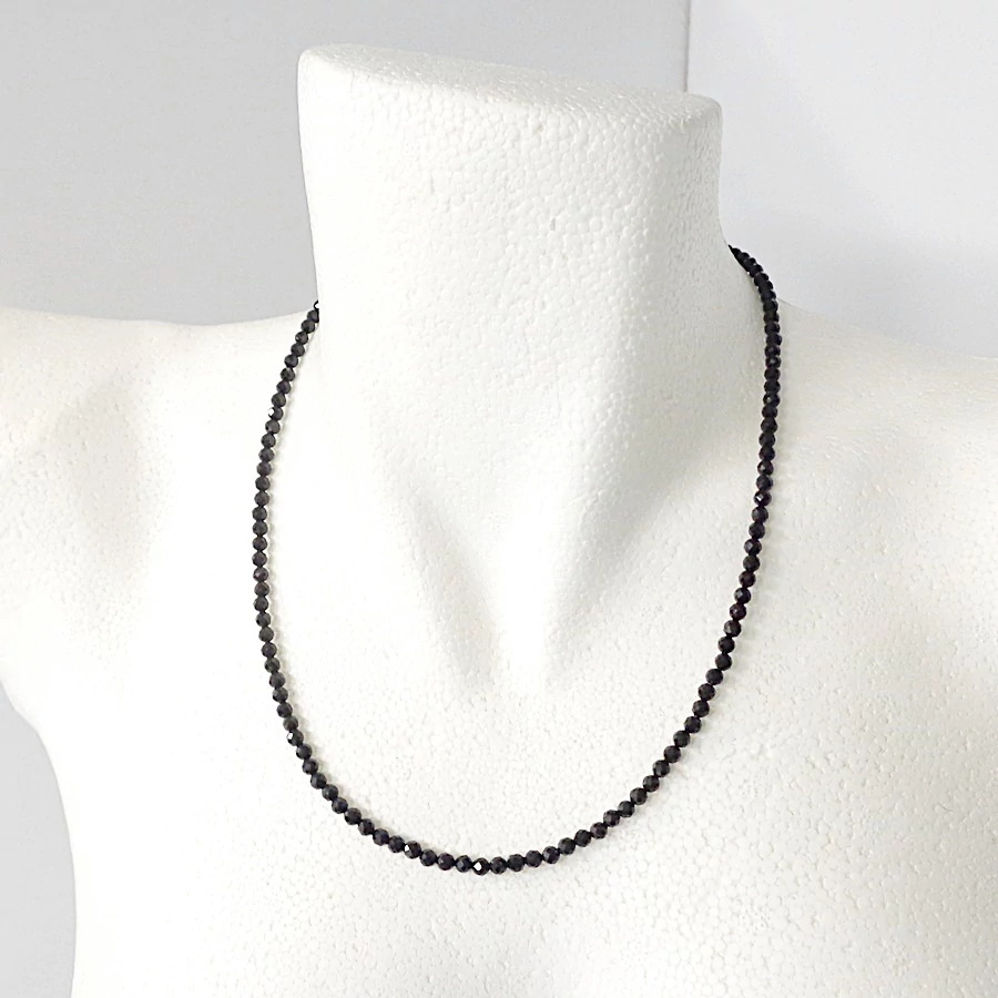 Fekete turmalin fazettált lánc 4 mm 50 cm