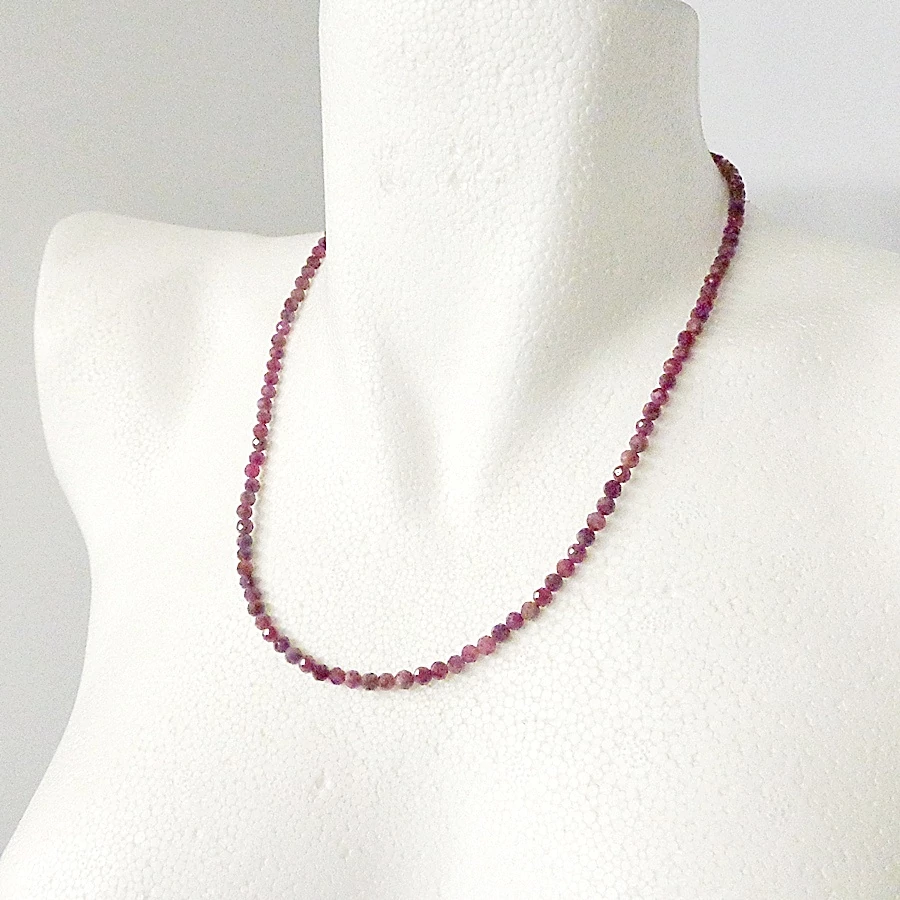 Sötétebb vörös turmalin fazettált lánc 4 mm 50 cm