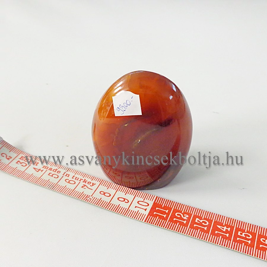 Karneol egyedi talpas kő 9300